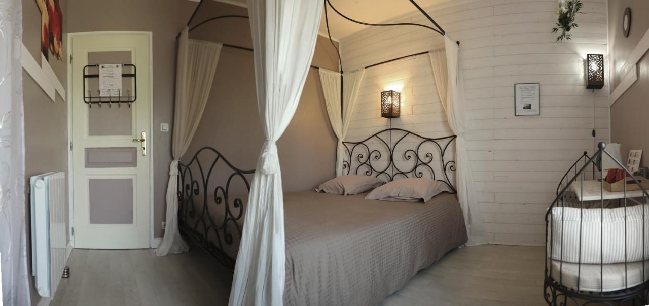Au Coeur Du Bien Etre, Chambre D'Hotes Avec Piscine Chauffee Et Couverte, Spa, Sauna, Massages モントー エクステリア 写真