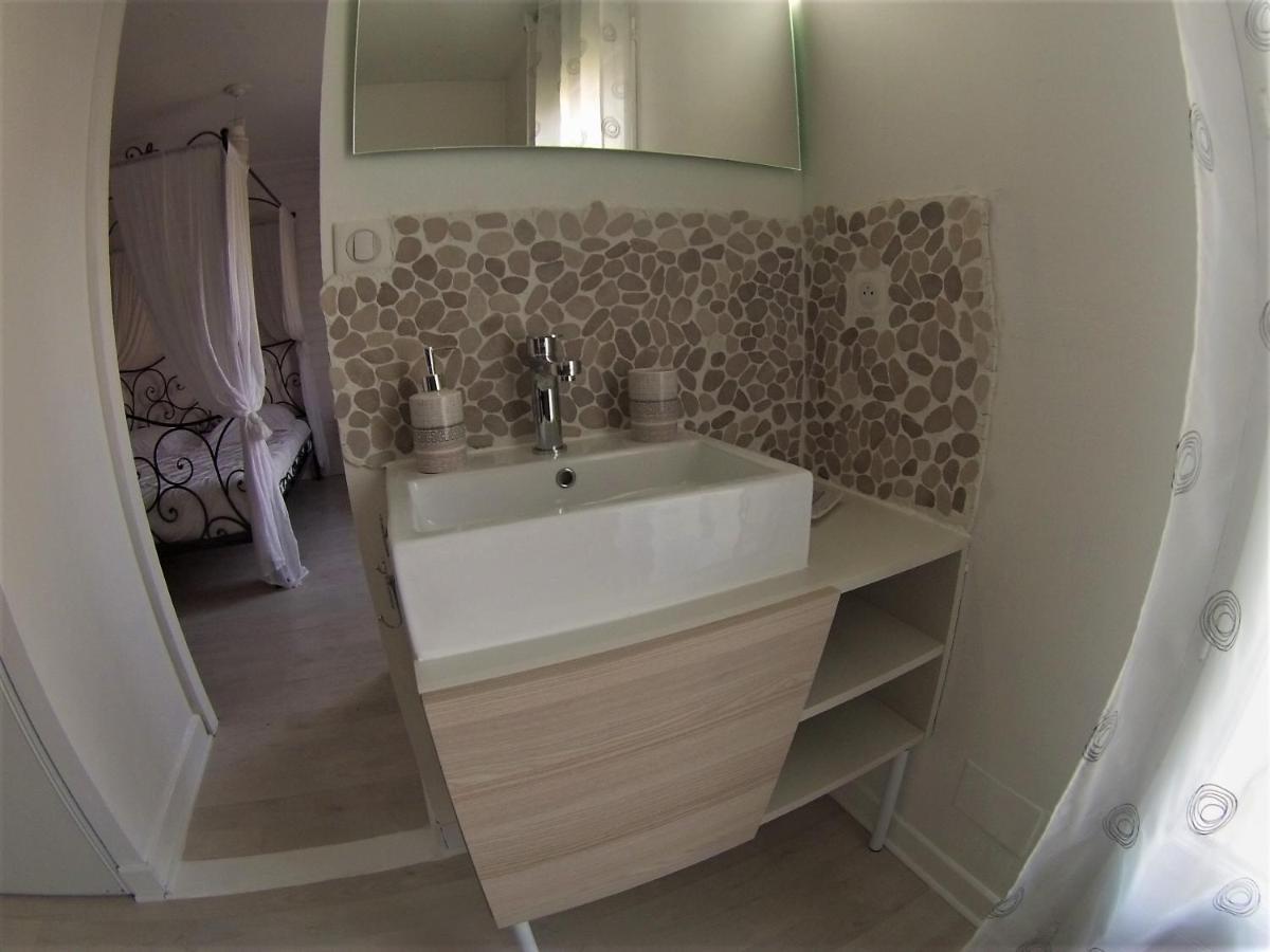 Au Coeur Du Bien Etre, Chambre D'Hotes Avec Piscine Chauffee Et Couverte, Spa, Sauna, Massages モントー エクステリア 写真