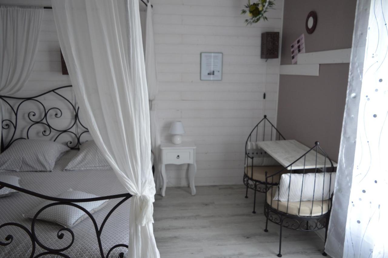 Au Coeur Du Bien Etre, Chambre D'Hotes Avec Piscine Chauffee Et Couverte, Spa, Sauna, Massages モントー エクステリア 写真