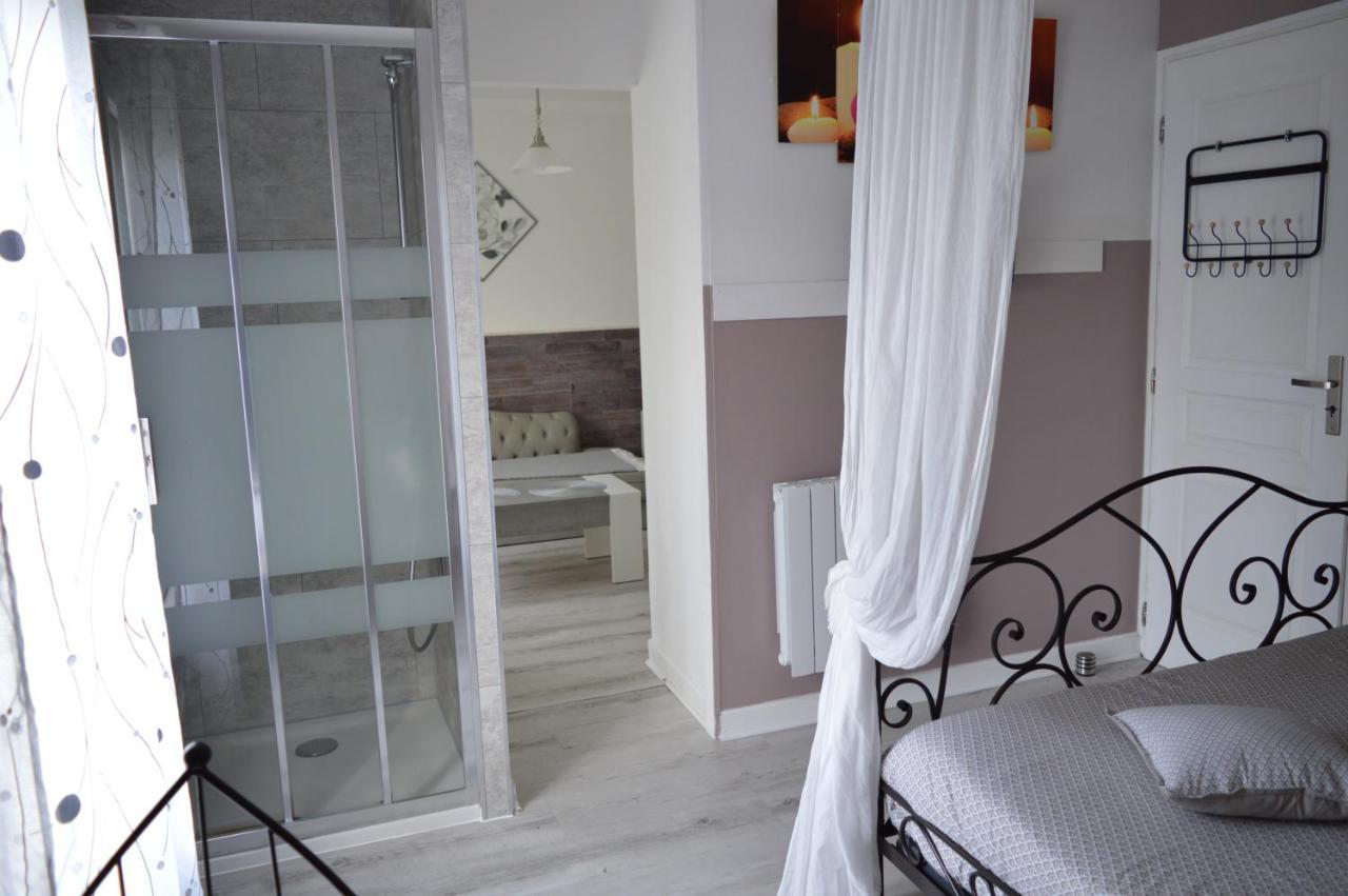 Au Coeur Du Bien Etre, Chambre D'Hotes Avec Piscine Chauffee Et Couverte, Spa, Sauna, Massages モントー エクステリア 写真