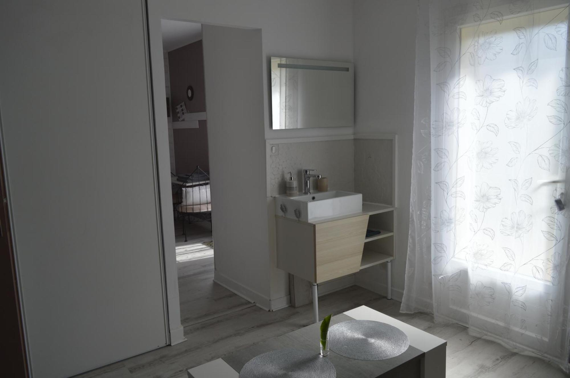 Au Coeur Du Bien Etre, Chambre D'Hotes Avec Piscine Chauffee Et Couverte, Spa, Sauna, Massages モントー エクステリア 写真